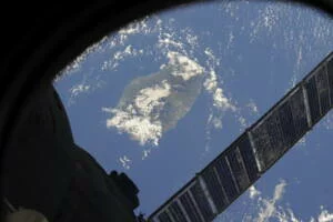 24/7 cloud observation with Sky InSight all-sky imager Observation du ciel pour les communications optiques par satellite